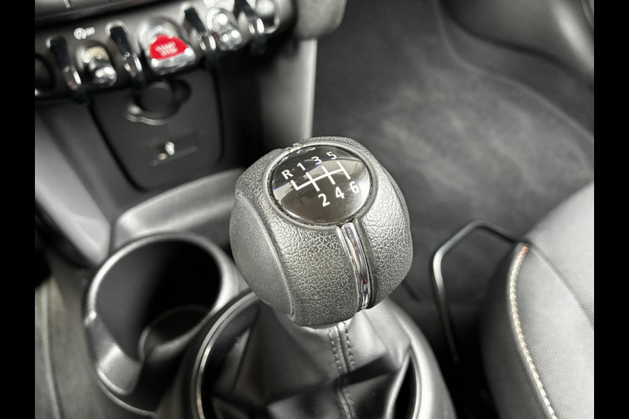 MINI Hatchback Cooper 3 deurs / Airconditioning / Bluetooth / Elektrisch Pakket / DAB / 16 Inch / Chrome Line