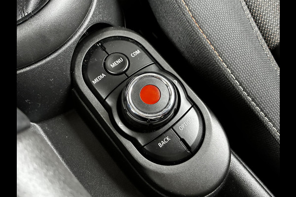 MINI Hatchback Cooper 3 deurs / Airconditioning / Bluetooth / Elektrisch Pakket / DAB / 16 Inch / Chrome Line