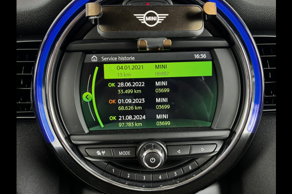 MINI Hatchback Cooper 3 deurs / Airconditioning / Bluetooth / Elektrisch Pakket / DAB / 16 Inch / Chrome Line