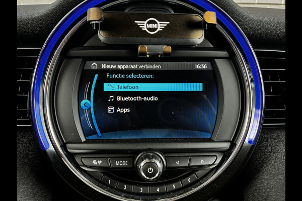 MINI Hatchback Cooper 3 deurs / Airconditioning / Bluetooth / Elektrisch Pakket / DAB / 16 Inch / Chrome Line
