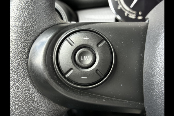 MINI Hatchback Cooper 3 deurs / Airconditioning / Bluetooth / Elektrisch Pakket / DAB / 16 Inch / Chrome Line