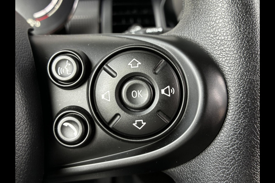 MINI Hatchback Cooper 3 deurs / Airconditioning / Bluetooth / Elektrisch Pakket / DAB / 16 Inch / Chrome Line