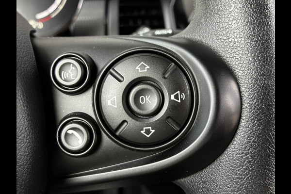 MINI Hatchback Cooper 3 deurs / Airconditioning / Bluetooth / Elektrisch Pakket / DAB / 16 Inch / Chrome Line