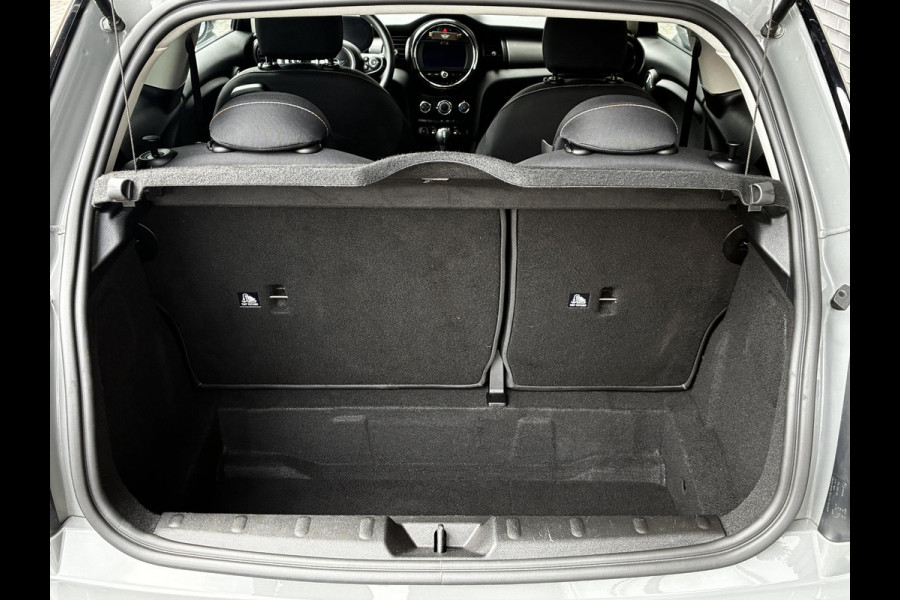MINI Hatchback Cooper 3 deurs / Airconditioning / Bluetooth / Elektrisch Pakket / DAB / 16 Inch / Chrome Line