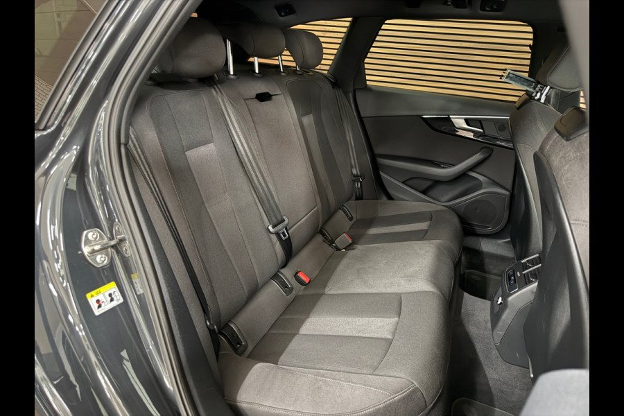 Audi A4 Avant 1.4 TFSI Sport S line black edition | 150 PK | 19 Inch | Navigatie | Camera | Side Assist | Stoelverwarming