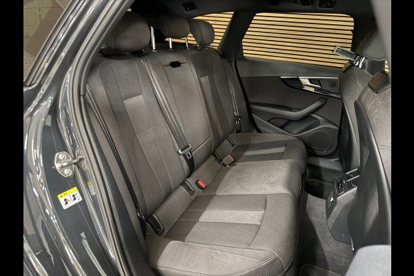 Audi A4 Avant 1.4 TFSI Sport S line black edition | 150 PK | 19 Inch | Navigatie | Camera | Side Assist | Stoelverwarming