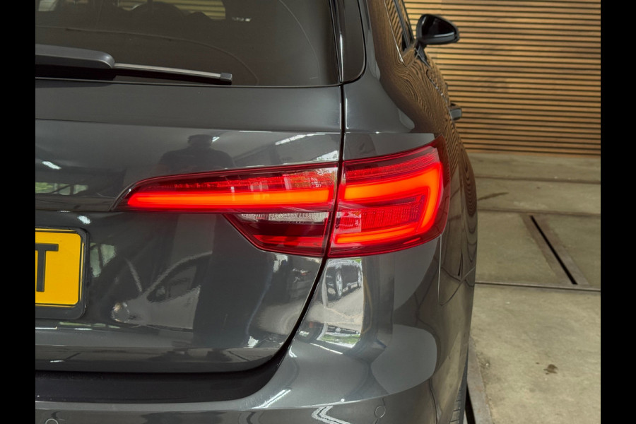 Audi A4 Avant 1.4 TFSI Sport S line black edition | 150 PK | 19 Inch | Navigatie | Camera | Side Assist | Stoelverwarming