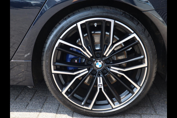 BMW 5 Serie Touring 530d High Executive M Sport Pakket Automaat / Live Cockpit Professional / Head-Up Display / Panoramadak / Laser / Adaptieve Cruise Control / Stoelverwarming / HiFi / 20 Inch / Sportstoelen voor / DAB