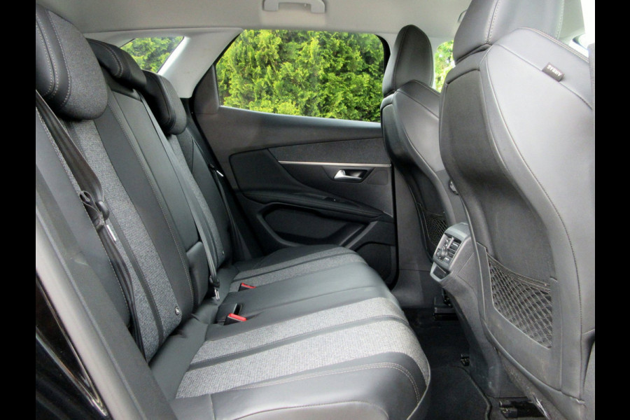 Peugeot 3008 1.2 PureTech Allure * Navi * Camera * Carplay *