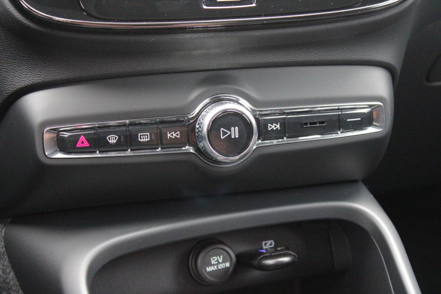 Volvo XC40 2.0 B4 197PK PLUS BLACK EDITION PANORAMISCH SCHUIF/KANTELDAK | LIGHTING PACK - MATRIX LED KOPLAMPEN MET REINIGINGSINSTALLATIE EN MISTLAMPEN | PREMIUM AUDIO BY HARMAN KARDON | APPLE CARPLAY/ANDROID AUTO | DRAADLOZE TELEFOONLADER | LICHTMETALEN VELGEN 20'' 5-SPAAKS BLACK EDITION | VISIUAL PARK ASSIST (360 GRADEN CAMERA) | PARKEERSENSOREN VOOR + ACHTER | BLIND SPOT INFORMATION SYSTEM (DODE HOEK BEWAKING) | INKLAPBARE TREKHAAK MET 2000KG TREKGEWICHT! | POWER SEATS - ELEKTRISCH VERSTELBARE VOORSTOELEN MET GEHEUGEN OP BESTUURDERSSTOEL | STOEL, STUUR EN VOORRUIT VERWARMING |