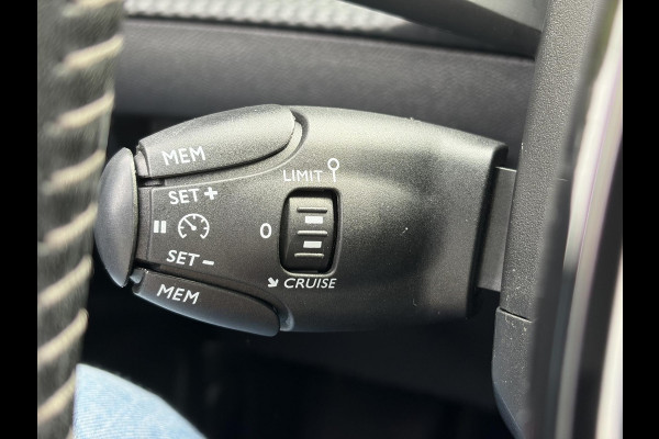 Peugeot 2008 1.2 PureTech Active 1e Eigenaar,360°Camera,Carplay,Dealer Onderhouden,102pk,Pdc,Lm velgen,6 Bak,N.A.P,Apk tot 08-2028