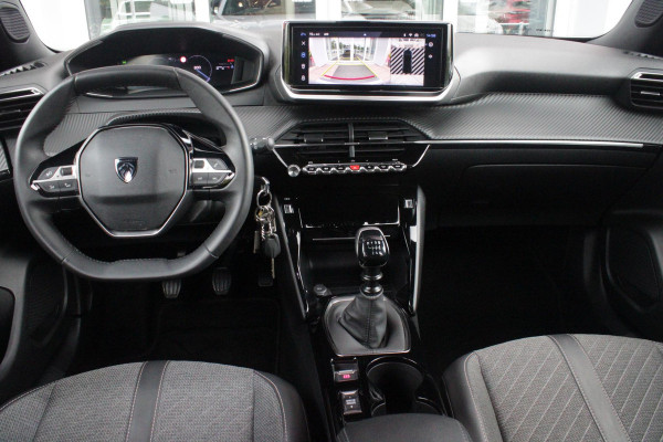 Peugeot 2008 1.2 100PK ALLURE | TREKHAAK | CAMERA VOOR + ACHTER | NAVIGATIE | DRAADLOZE APPLE CARPLAY/ANDROID AUTO | LED KOPLAMPEN | ALL SEASON BANDEN | ADAPTIVE CRUISE CONTROL | DODEHOEK DETECTIE | CLIMATE CONTROL | DAB+ RADIO |