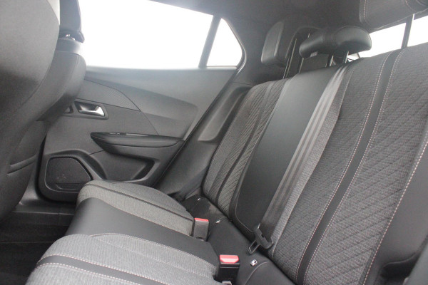 Peugeot 2008 1.2 100PK ALLURE | TREKHAAK | CAMERA VOOR + ACHTER | NAVIGATIE | DRAADLOZE APPLE CARPLAY/ANDROID AUTO | LED KOPLAMPEN | ALL SEASON BANDEN | ADAPTIVE CRUISE CONTROL | DODEHOEK DETECTIE | CLIMATE CONTROL | DAB+ RADIO |