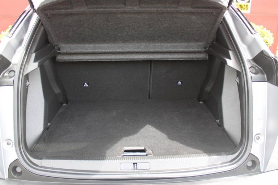Peugeot 2008 1.2 100PK ALLURE | TREKHAAK | CAMERA VOOR + ACHTER | NAVIGATIE | DRAADLOZE APPLE CARPLAY/ANDROID AUTO | LED KOPLAMPEN | ALL SEASON BANDEN | ADAPTIVE CRUISE CONTROL | DODEHOEK DETECTIE | CLIMATE CONTROL | DAB+ RADIO |