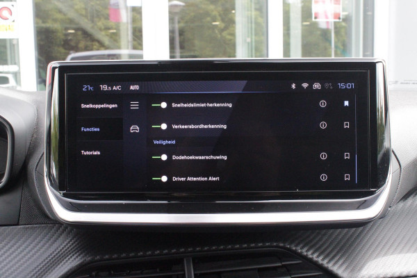 Peugeot 2008 1.2 100PK ALLURE | TREKHAAK | CAMERA VOOR + ACHTER | NAVIGATIE | DRAADLOZE APPLE CARPLAY/ANDROID AUTO | LED KOPLAMPEN | ALL SEASON BANDEN | ADAPTIVE CRUISE CONTROL | DODEHOEK DETECTIE | CLIMATE CONTROL | DAB+ RADIO |