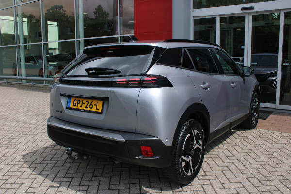 Peugeot 2008 1.2 100PK ALLURE | TREKHAAK | CAMERA VOOR + ACHTER | NAVIGATIE | DRAADLOZE APPLE CARPLAY/ANDROID AUTO | LED KOPLAMPEN | ALL SEASON BANDEN | ADAPTIVE CRUISE CONTROL | DODEHOEK DETECTIE | CLIMATE CONTROL | DAB+ RADIO |