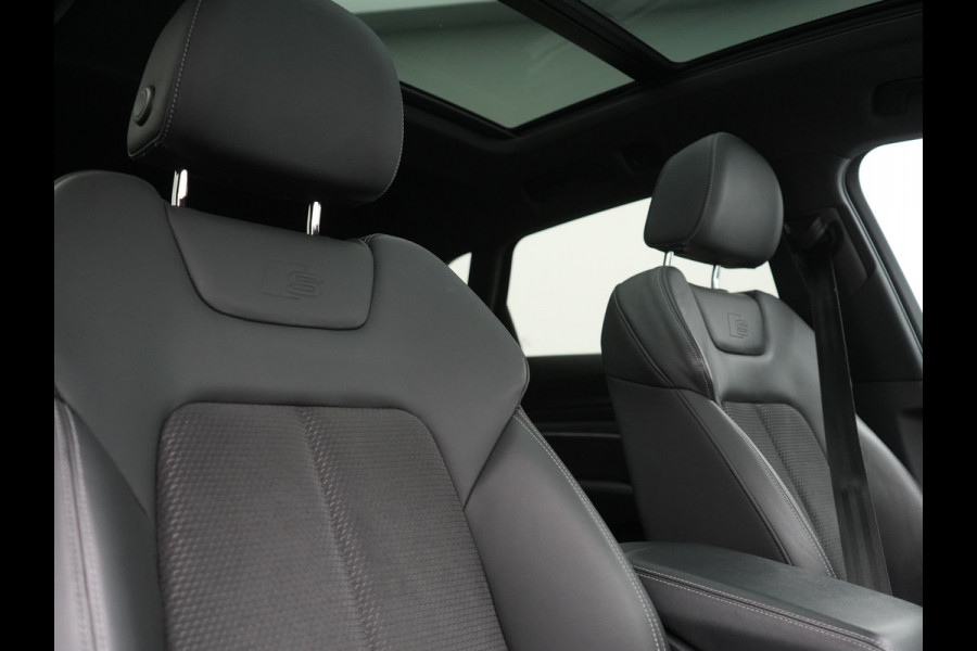 Audi e-tron 55 Quattro 2x S Line 95 kWh 408pk | Panodak | Luchtvering | Adaptive Cruise | 360 Camera | Matrix LED | Alcantara Sportstoelen Memory & Verwarmd | Apple Carplay | 22"L.M | Navigatie | DAB |