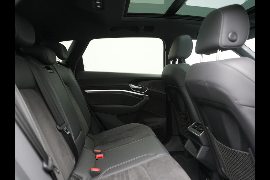 Audi e-tron 55 Quattro 2x S Line 95 kWh 408pk | Panodak | Luchtvering | Adaptive Cruise | 360 Camera | Matrix LED | Alcantara Sportstoelen Memory & Verwarmd | Apple Carplay | 22"L.M | Navigatie | DAB |