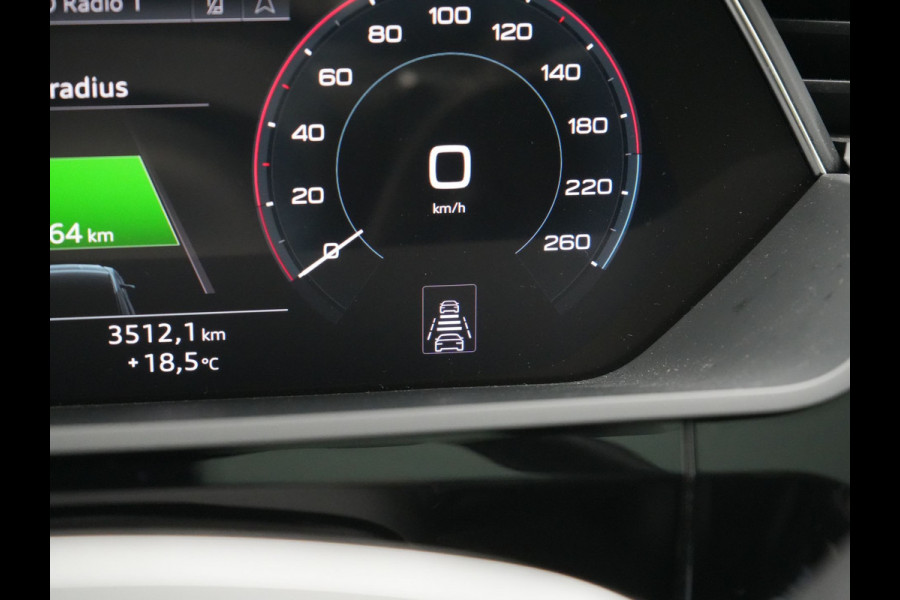 Audi e-tron 55 Quattro 2x S Line 95 kWh 408pk | Panodak | Luchtvering | Adaptive Cruise | 360 Camera | Matrix LED | Alcantara Sportstoelen Memory & Verwarmd | Apple Carplay | 22"L.M | Navigatie | DAB |