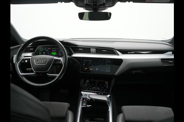 Audi e-tron 55 Quattro 2x S Line 95 kWh 408pk | Panodak | Luchtvering | Adaptive Cruise | 360 Camera | Matrix LED | Alcantara Sportstoelen Memory & Verwarmd | Apple Carplay | 22"L.M | Navigatie | DAB |