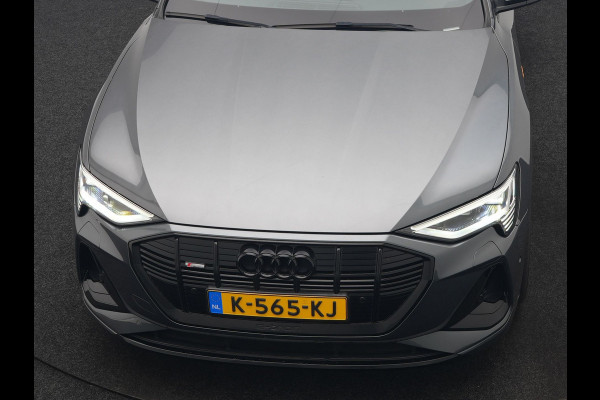 Audi e-tron 55 Quattro 2x S Line 95 kWh 408pk | Panodak | Luchtvering | Adaptive Cruise | 360 Camera | Matrix LED | Alcantara Sportstoelen Memory & Verwarmd | Apple Carplay | 22"L.M | Navigatie | DAB |