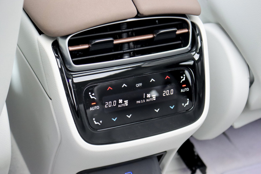 Mercedes-Benz EQS SUV 450+ AMG Line 118 kWh | Luchtvering | Hyperscreen | Achterasbesturing | Massage | Stoelventilatie | Distronic+ | Burmester | Augmented Reality HUD | Digital Light | Surround Camera |