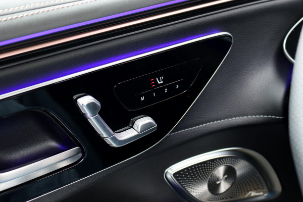 Mercedes-Benz EQE SUV 350 4MATIC AMG Line 91 kWh | Hyperscreen | Luchtvering | Achterasbesturing | Distronic+ | Burmester | HUD | Verwarmd Stuurwiel | Trekhaak | Digital Light |