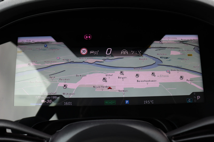 Mercedes-Benz EQE SUV 350 4MATIC AMG Line 91 kWh | Hyperscreen | Luchtvering | Achterasbesturing | Distronic+ | Burmester | HUD | Verwarmd Stuurwiel | Trekhaak | Digital Light |