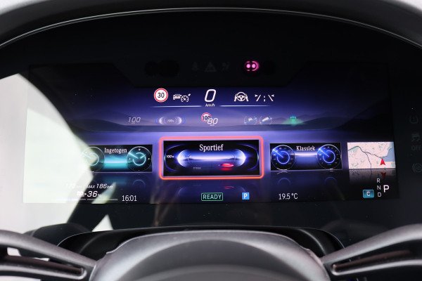 Mercedes-Benz EQE SUV 350 4MATIC AMG Line 91 kWh | Hyperscreen | Luchtvering | Achterasbesturing | Distronic+ | Burmester | HUD | Verwarmd Stuurwiel | Trekhaak | Digital Light |