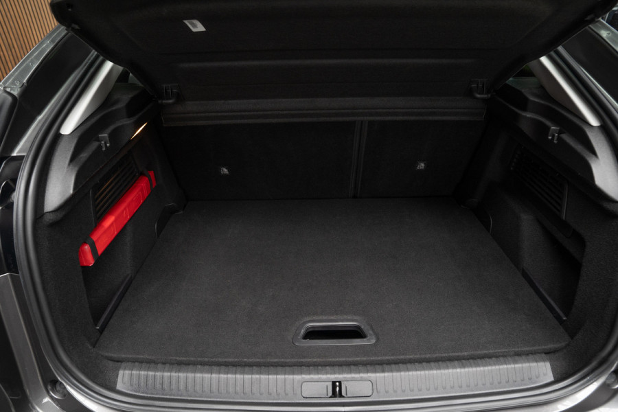 Citroën C4 1.2 Puretech Business Plus Leer HUD Navi Camera Climate ACC PDC Stoelverwarming LM velgen