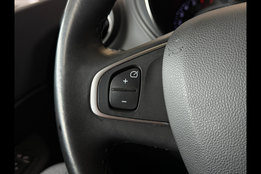 Renault Captur 0.9 TCe Intens | Navi | 17 " | PDC | Stoelverwarming | Led | Bluetooth | Clima | Keurig netjes onderhouden.