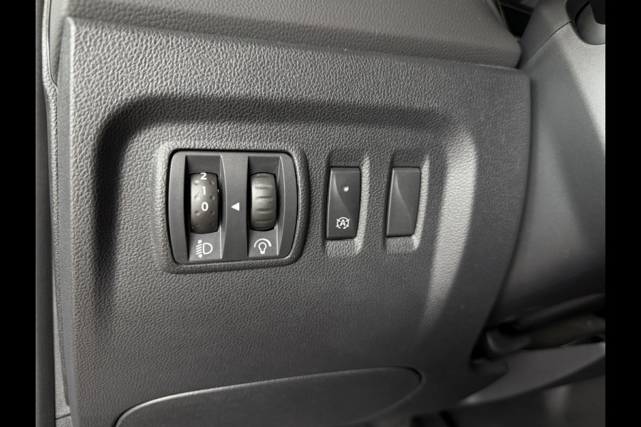 Renault Captur 0.9 TCe Intens | Navi | 17 " | PDC | Stoelverwarming | Led | Bluetooth | Clima | Keurig netjes onderhouden.