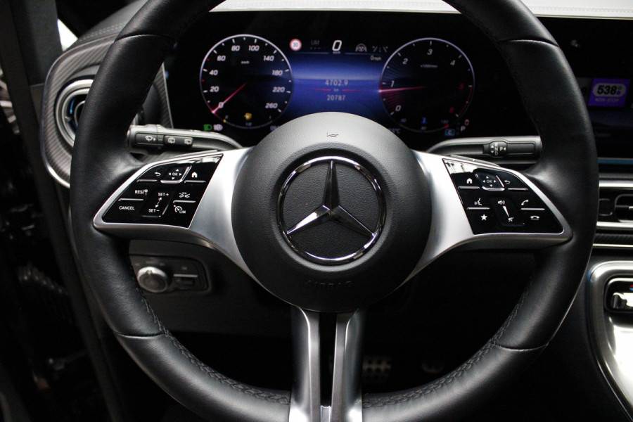 Mercedes-Benz V-Klasse 300d 4M Lang DC AMG-line 360 Burmester Panoramadak Distronic Carplay Carbon Black Pack Leer PTS Elektr. schuifdeuren Elektr. achterklep Alcantara binnenhemel Memory seats Stoelverwarming LM velgen