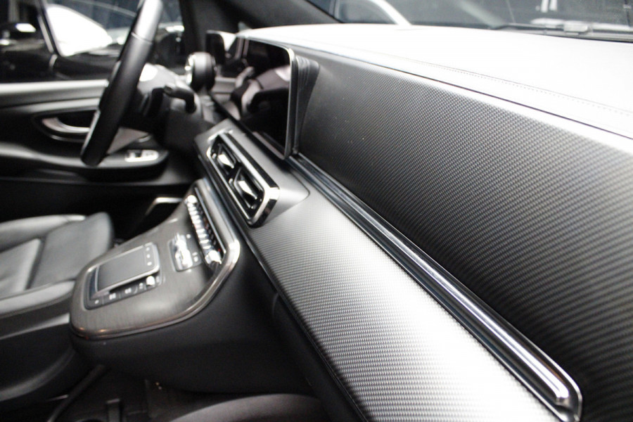 Mercedes-Benz V-Klasse 300d 4M Lang DC AMG-line 360 Burmester Panoramadak Distronic Carplay Carbon Black Pack Leer PTS Elektr. schuifdeuren Elektr. achterklep Alcantara binnenhemel Memory seats Stoelverwarming LM velgen