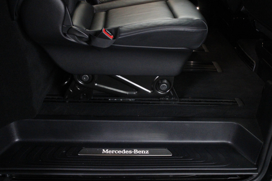 Mercedes-Benz V-Klasse 300d 4M Lang DC AMG-line 360 Burmester Panoramadak Distronic Carplay Carbon Black Pack Leer PTS Elektr. schuifdeuren Elektr. achterklep Alcantara binnenhemel Memory seats Stoelverwarming LM velgen