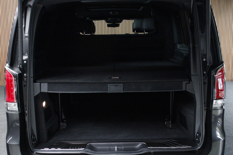 Mercedes-Benz V-Klasse 300d 4M Lang DC AMG-line 360 Burmester Panoramadak Distronic Carplay Carbon Black Pack Leer PTS Elektr. schuifdeuren Elektr. achterklep Alcantara binnenhemel Memory seats Stoelverwarming LM velgen