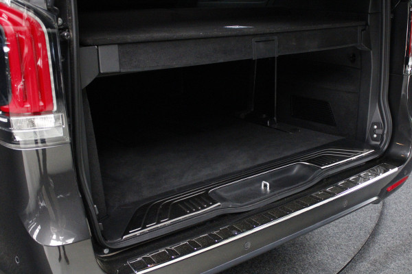 Mercedes-Benz V-Klasse 300d 4M Lang DC AMG-line 360 Burmester Panoramadak Distronic Carplay Carbon Black Pack Leer PTS Elektr. schuifdeuren Elektr. achterklep Alcantara binnenhemel Memory seats Stoelverwarming LM velgen