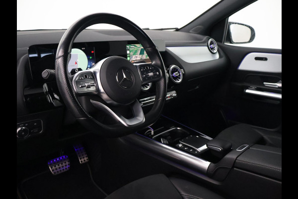 Mercedes-Benz B-Klasse 250e 218 PK AMG NIGHT + SFEERVERLICHTING | CAMERA | 18 INCH | STOELVERWARMING