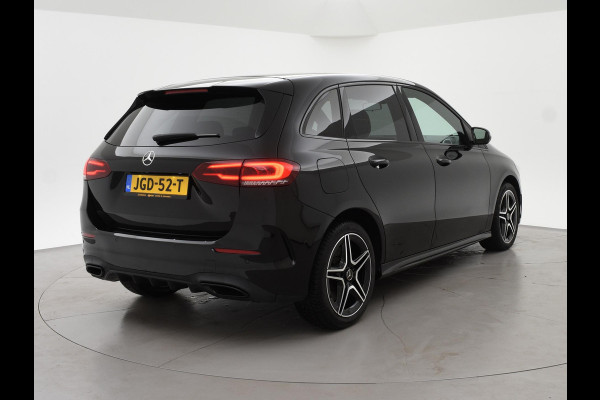 Mercedes-Benz B-Klasse 250e 218 PK AMG NIGHT + SFEERVERLICHTING | CAMERA | 18 INCH | STOELVERWARMING