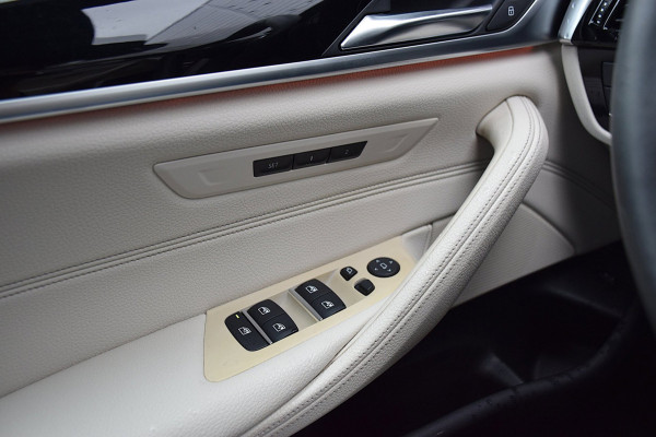 BMW 5 Serie 530i High Executive Edition*Dak*Navi*360Cam*M-Pakket*20"inch
