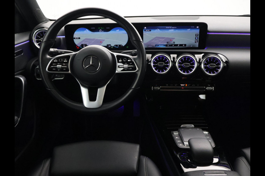 Mercedes-Benz A-Klasse 180 AUT. + PANORAMA SCHUIFDAK | SFEERVERLICHTING | MBUX WIDESCREEN | CAMERA