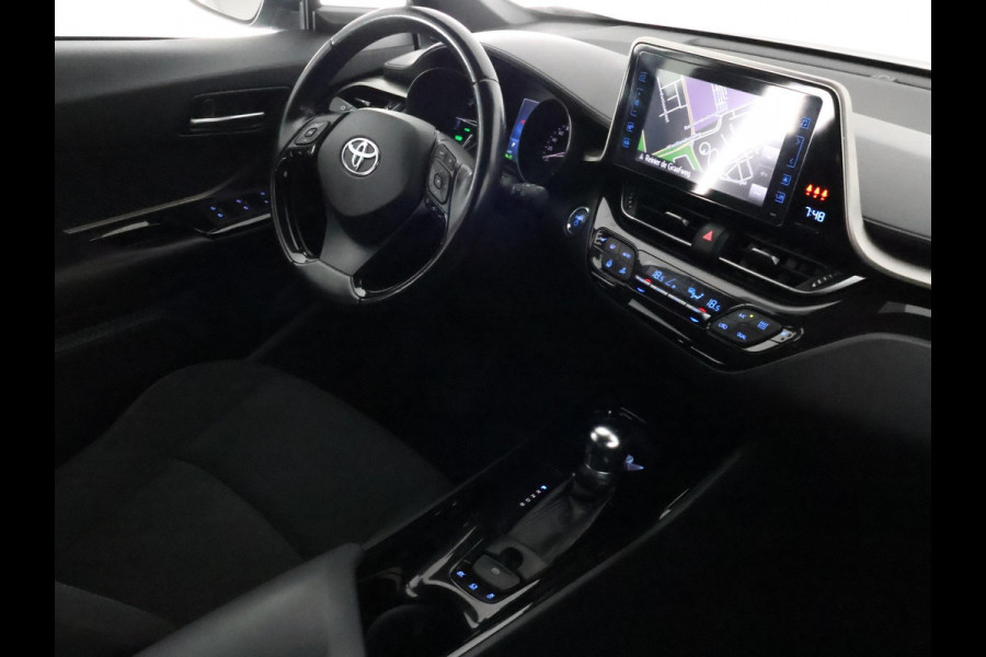 Toyota C-HR 1.8 Hybrid Executive Limited Bi-Tone | Navigatie | Stoelverwarming | Dodehoek Detectie | Camera |