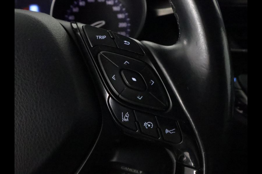 Toyota C-HR 1.8 Hybrid Executive Limited Bi-Tone | Navigatie | Stoelverwarming | Dodehoek Detectie | Camera |