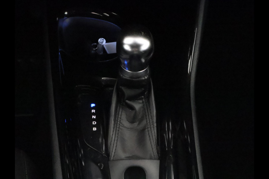 Toyota C-HR 1.8 Hybrid Executive Limited Bi-Tone | Navigatie | Stoelverwarming | Dodehoek Detectie | Camera |