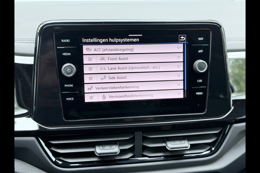 Volkswagen T-Roc 1.5 TSI 3x R-Line Pano/IQ.Light/Camera