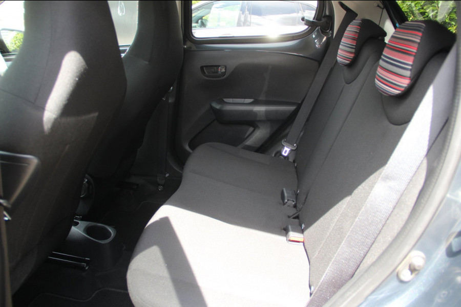 Citroën C1 1.0 e-VTi Feel NL Auto | Airco | Cruise | Bluetooth | AUX-USB | El Ramen | Getint Glas | Sportstoelen | Zeer nette