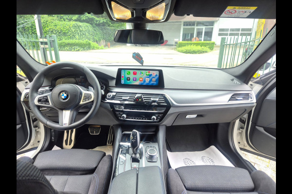 BMW 5 Serie Touring 530e M Sport LED CarPlay Elek. Stoelen 100% dealer onderhouden 530e Business Edition Plus