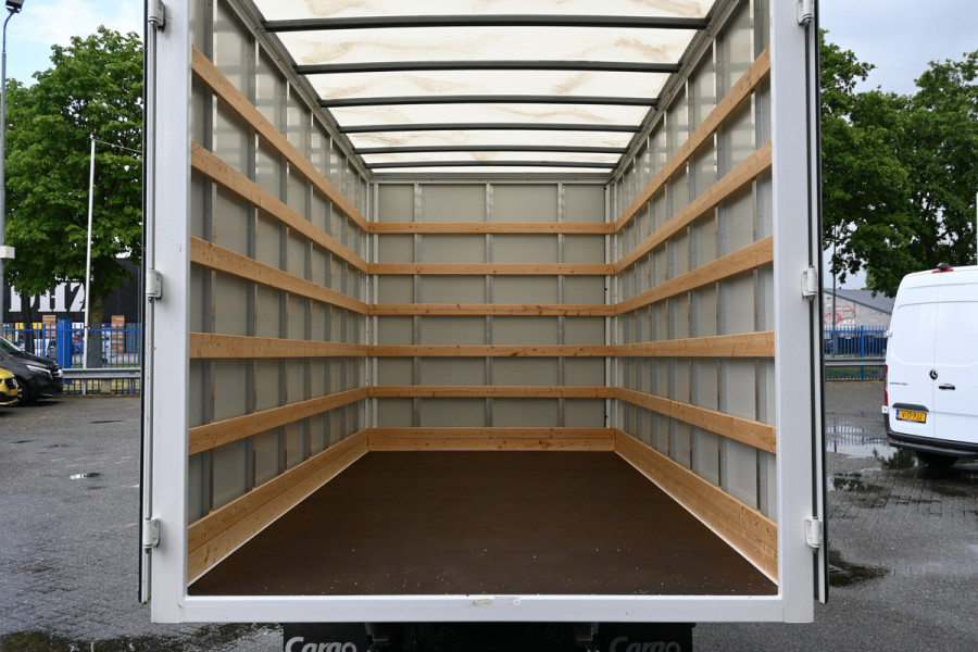 FUSO Canter 3C15 3.0 DI 340 Bakwagen met laadklep Dhollandia klep, Geveerde stoel