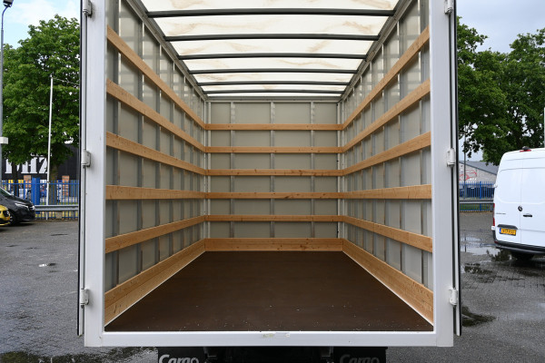 FUSO Canter 3C15 3.0 DI 340 Bakwagen met laadklep Dhollandia klep, Geveerde stoel