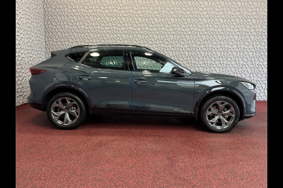 CUPRA Formentor 1.5 TSI 150 PK BENZINE CAMERA STOEL/STUUR ELEK.KLEP VERW. LED LEER CARPLAY ZWARTE.HEMEL 08/2024